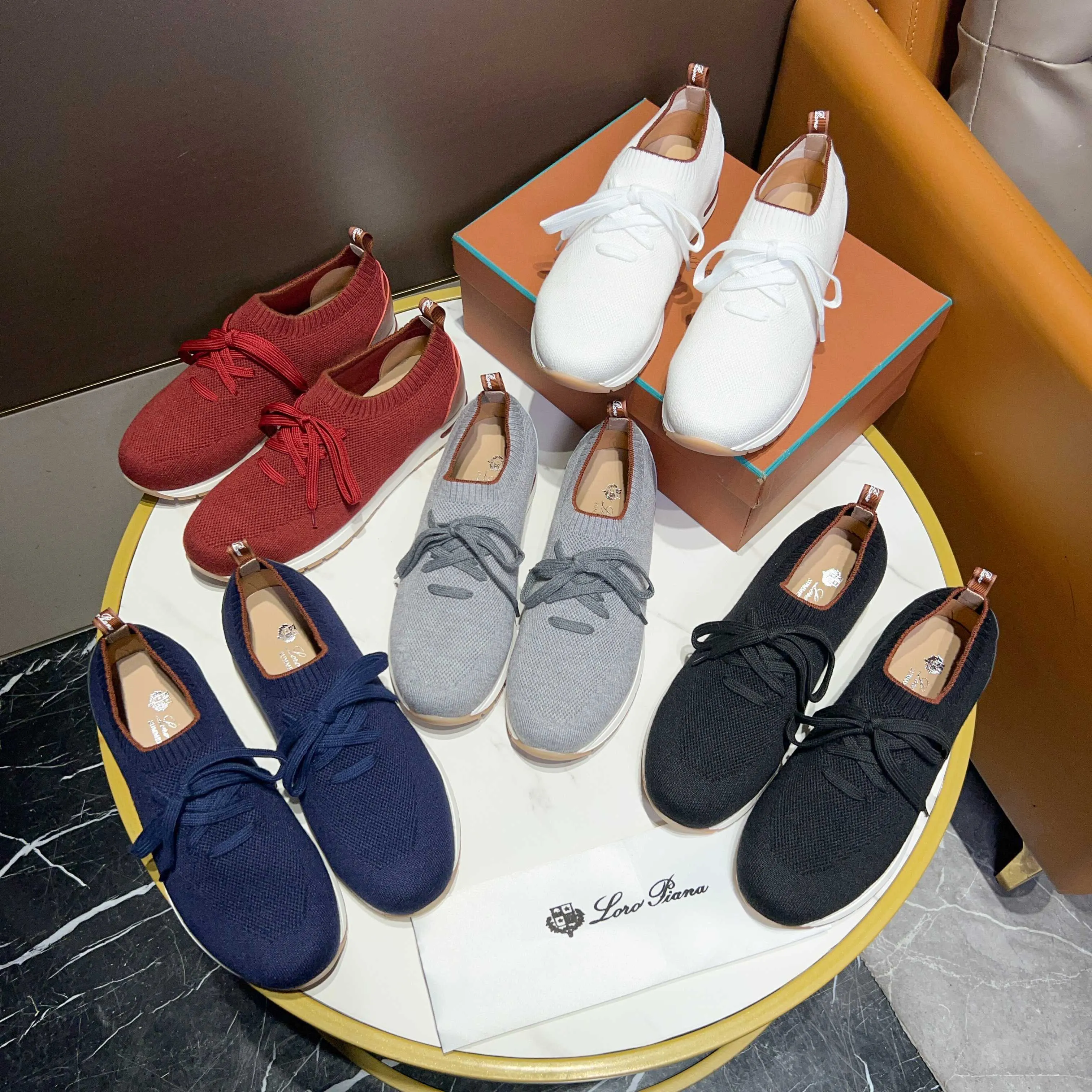 Factory price 400💰 (Loro men's shoes💰iana) New moccasin shoes official website original 1:1 mold opening, original quality💯Fine workmanship, high-end luxury☘The upper is made of original waterproof treated breathable fly-woven suede🌴Luxury🐂Leather lining🍓Rubber wear-resistant and non-slip outsole, size 38-44 (size 45 can be customized)